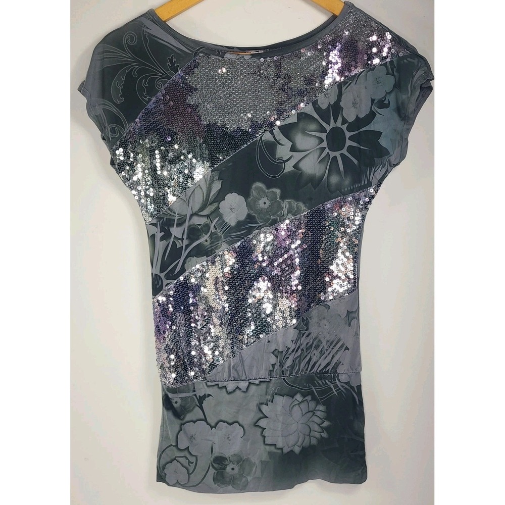 Voice Sequin Floral Top Womans Size Small Gray Short Sleeve Stretch Blouse Y2K